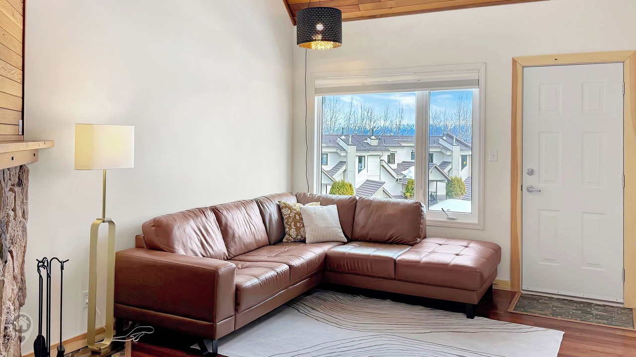 Photo of Livingroom in East Kootenay