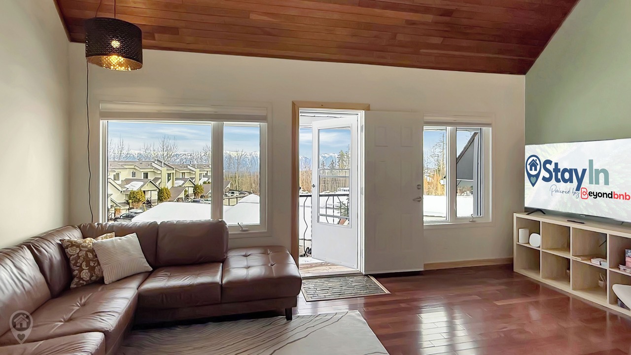 Photo of Livingroom in East Kootenay