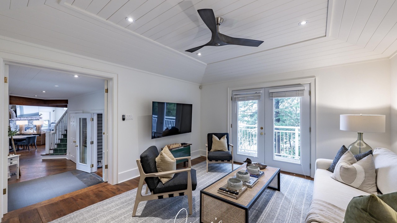 Photo of Bedroom in Muskoka Lakes