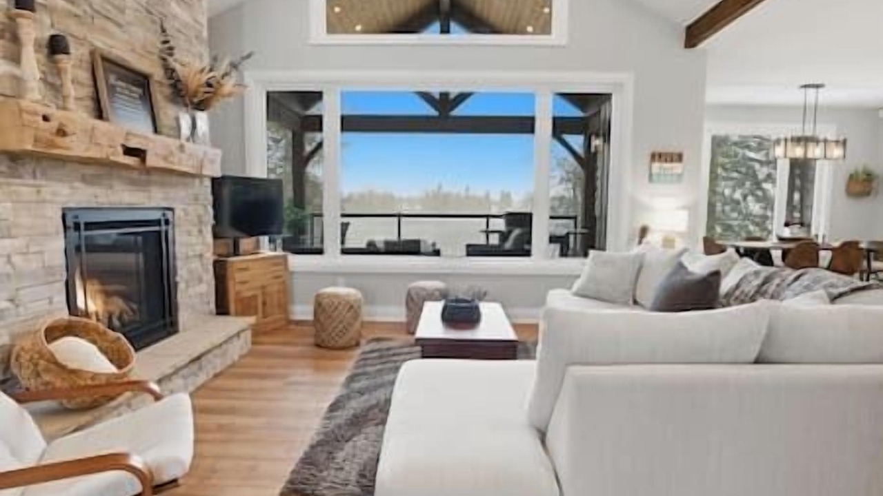 Photo of Livingroom in Fenelon Falls
