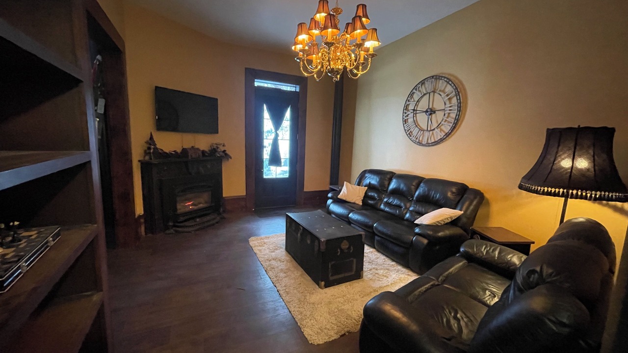 Photo of Livingroom in Mount Forest