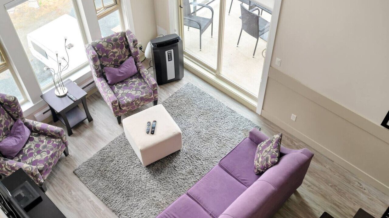 Photo of Livingroom in Harrison Hot Springs