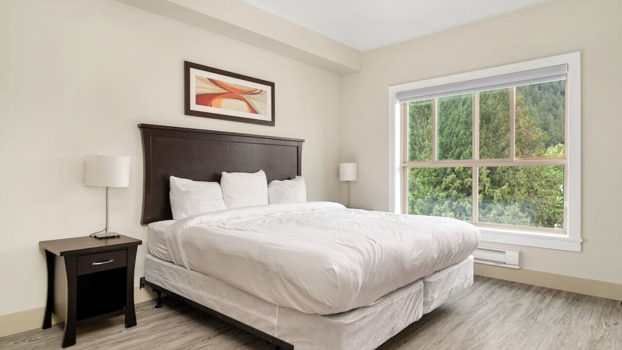 Photo of Bedroom in Harrison Hot Springs
