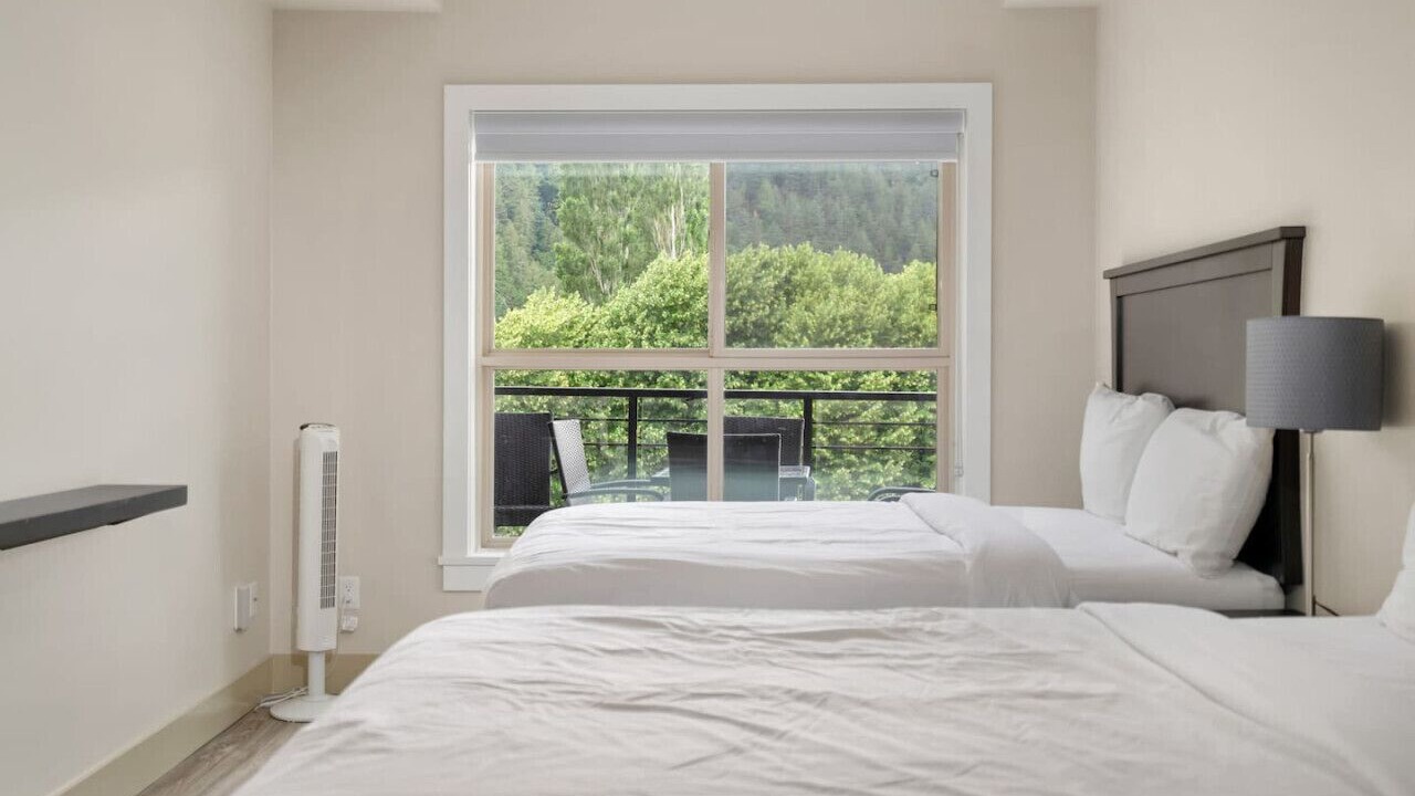 Photo of Bedroom in Harrison Hot Springs