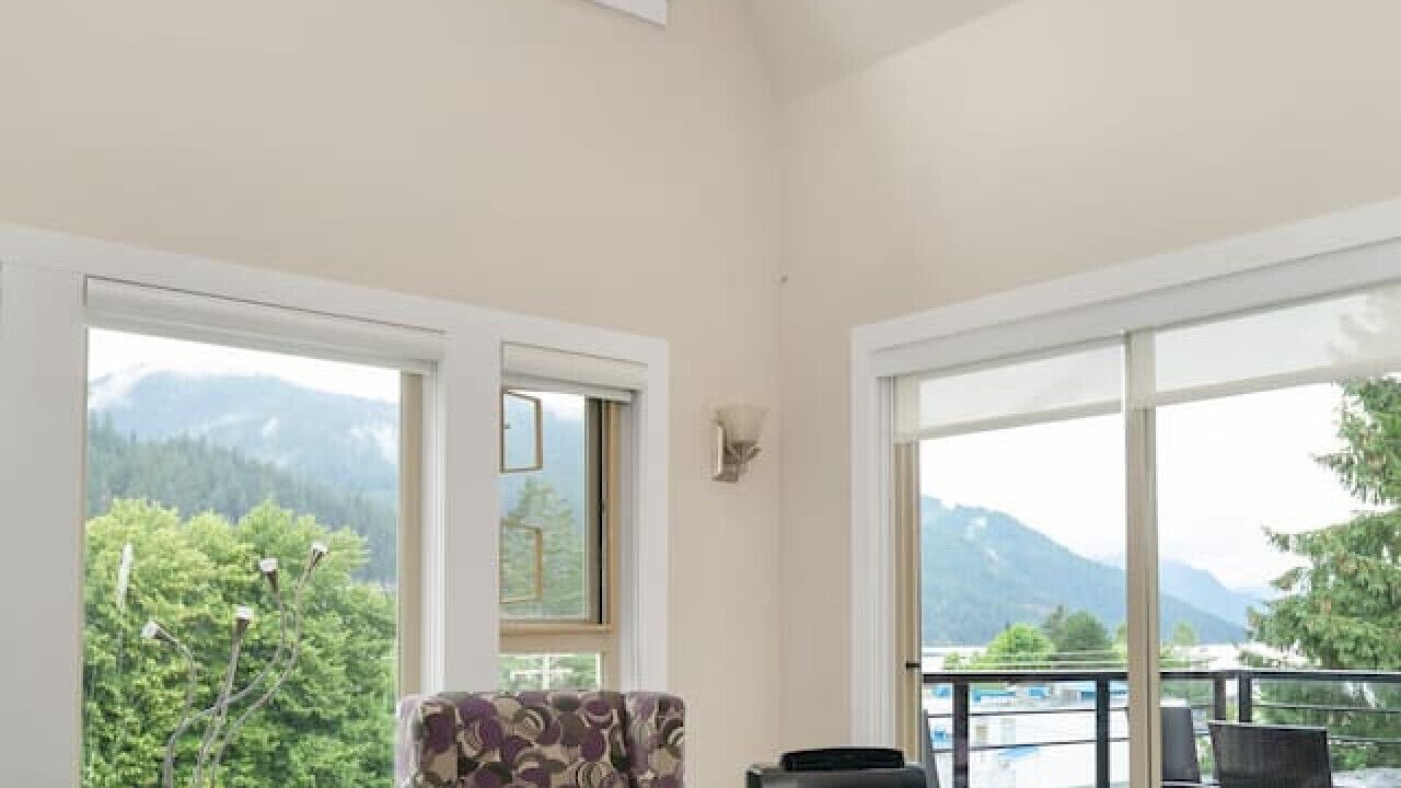Photo of Livingroom in Harrison Hot Springs