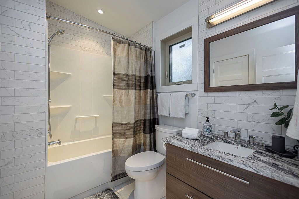 Photo of Bathroom in Okanagan-Similkameen