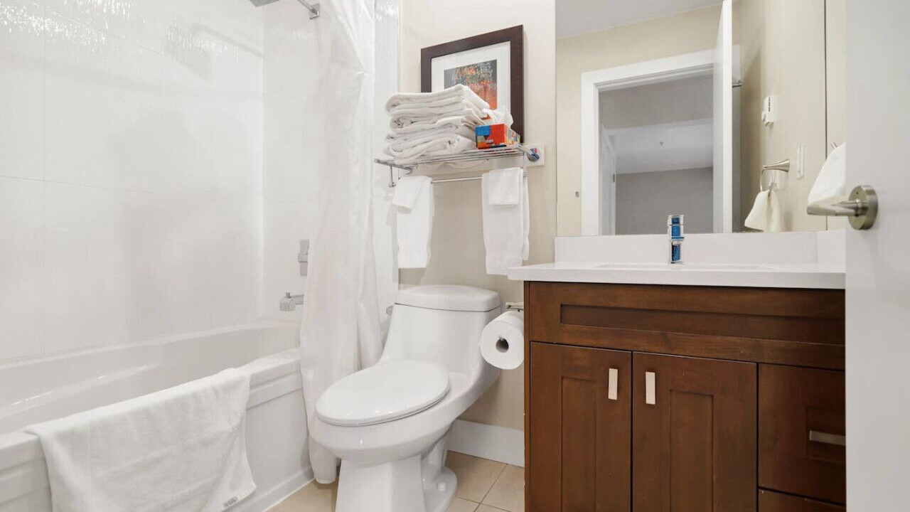 Photo of Bathroom in Harrison Hot Springs