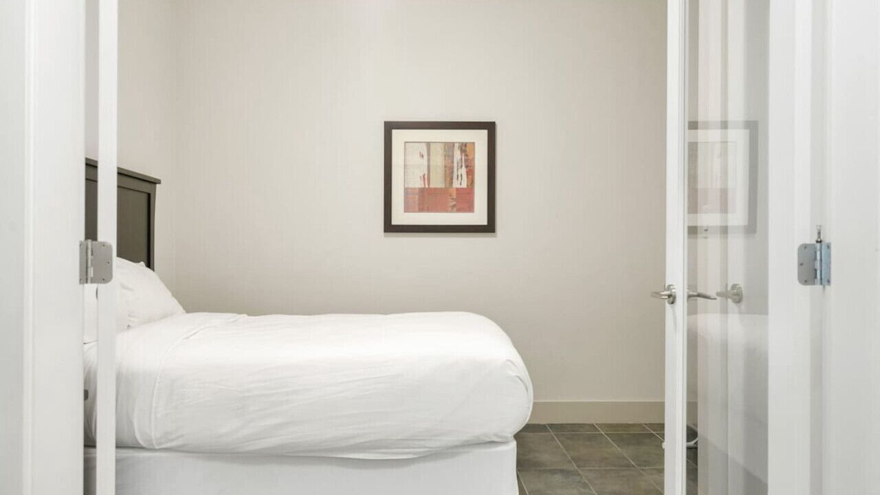Photo of Bedroom in Harrison Hot Springs