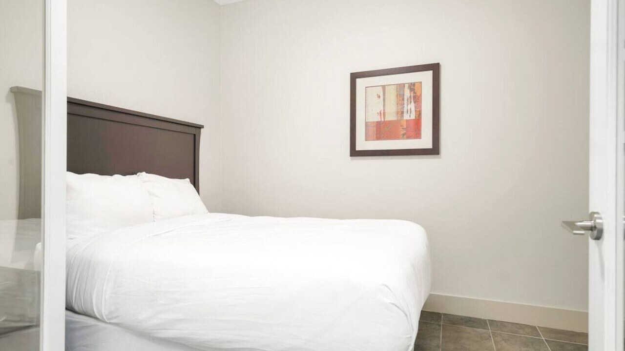 Photo of Bedroom in Harrison Hot Springs
