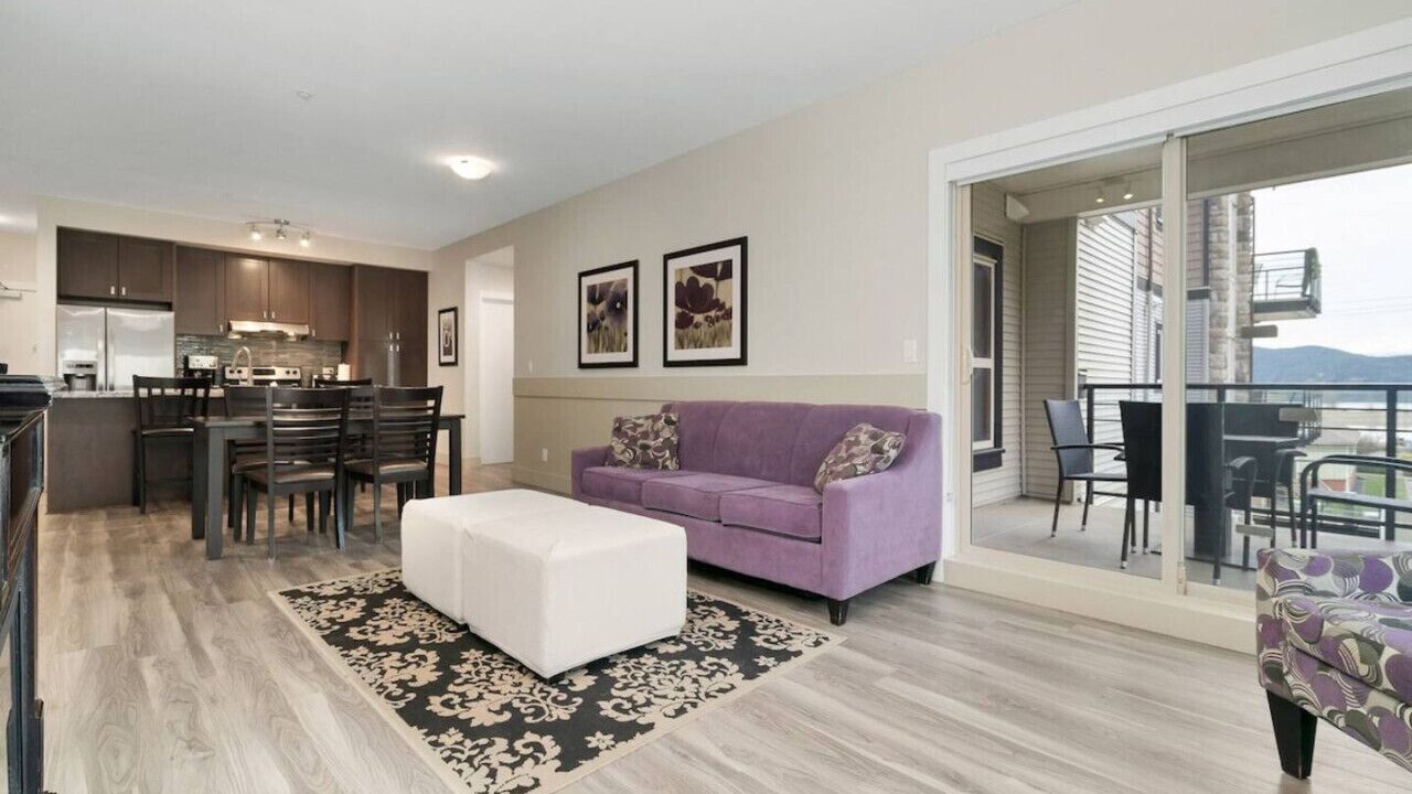 Photo of Livingroom in Harrison Hot Springs