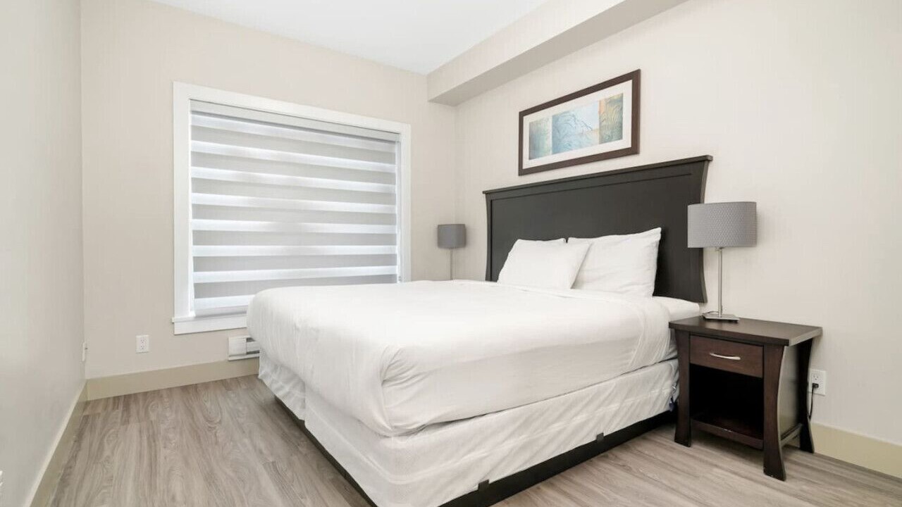Photo of Bedroom in Harrison Hot Springs