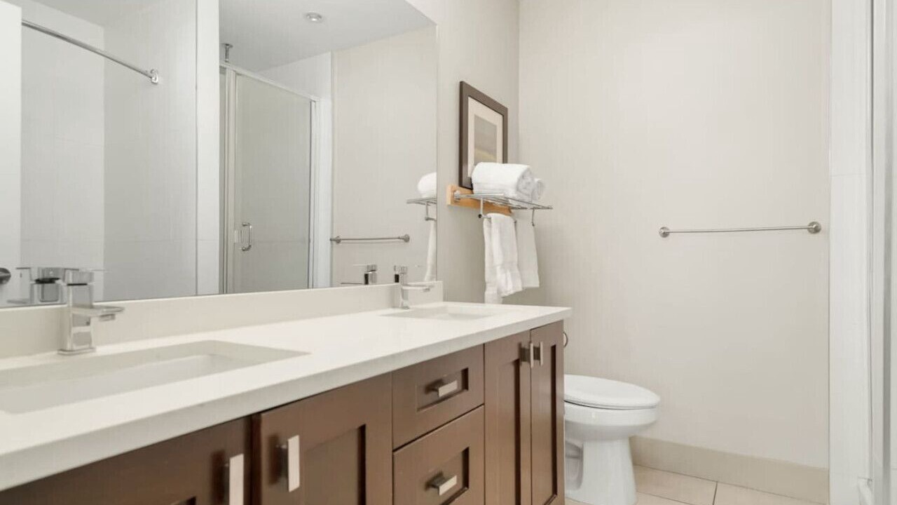 Photo of Bathroom in Harrison Hot Springs