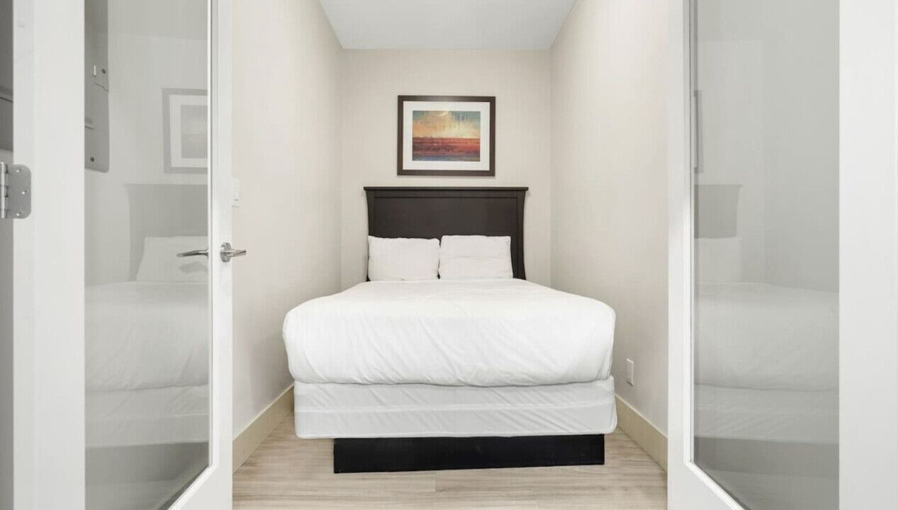 Photo of Bedroom in Harrison Hot Springs
