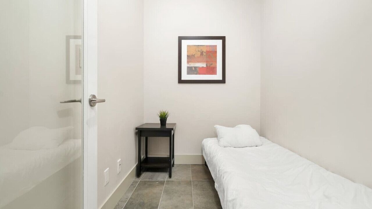 Photo of Bedroom in Harrison Hot Springs