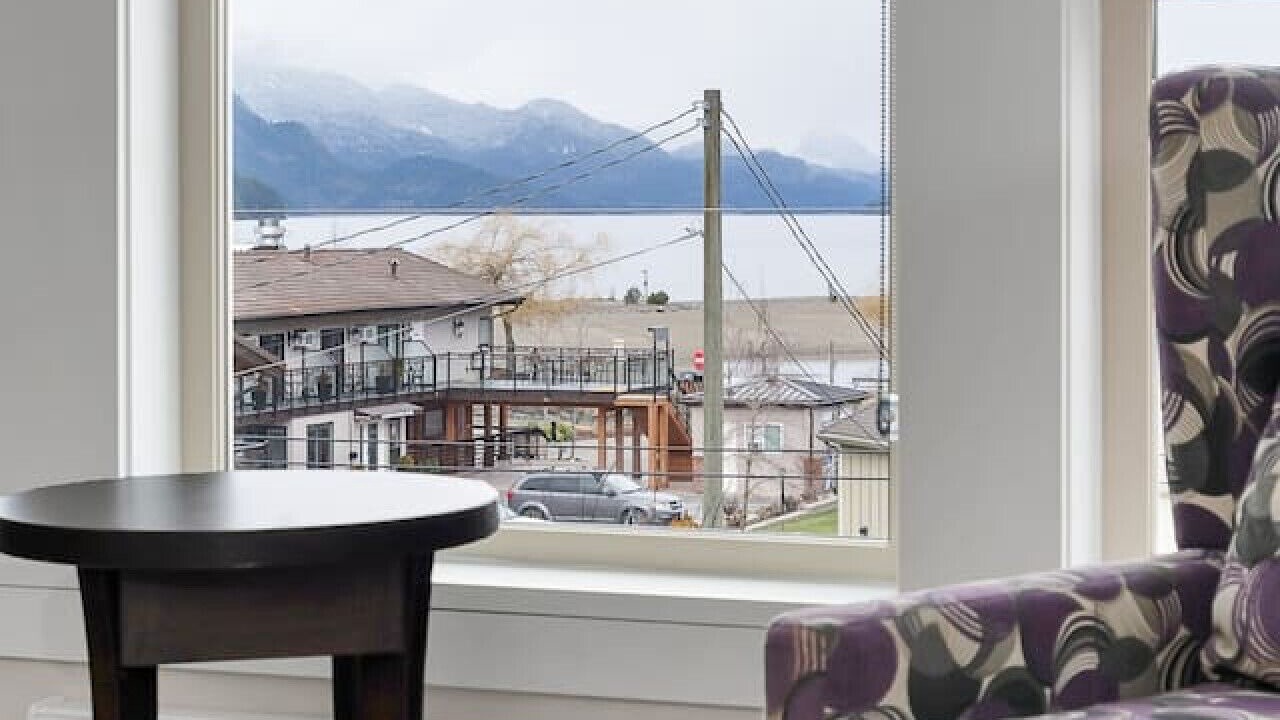Photo of Livingroom in Harrison Hot Springs