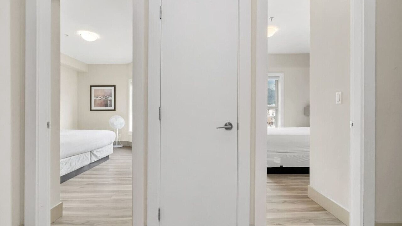 Photo of Bedroom in Harrison Hot Springs
