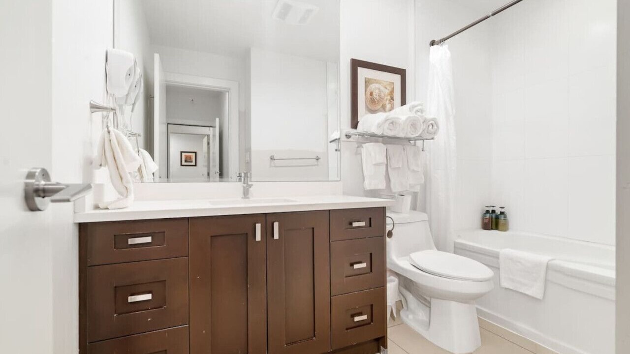 Photo of Bathroom in Harrison Hot Springs