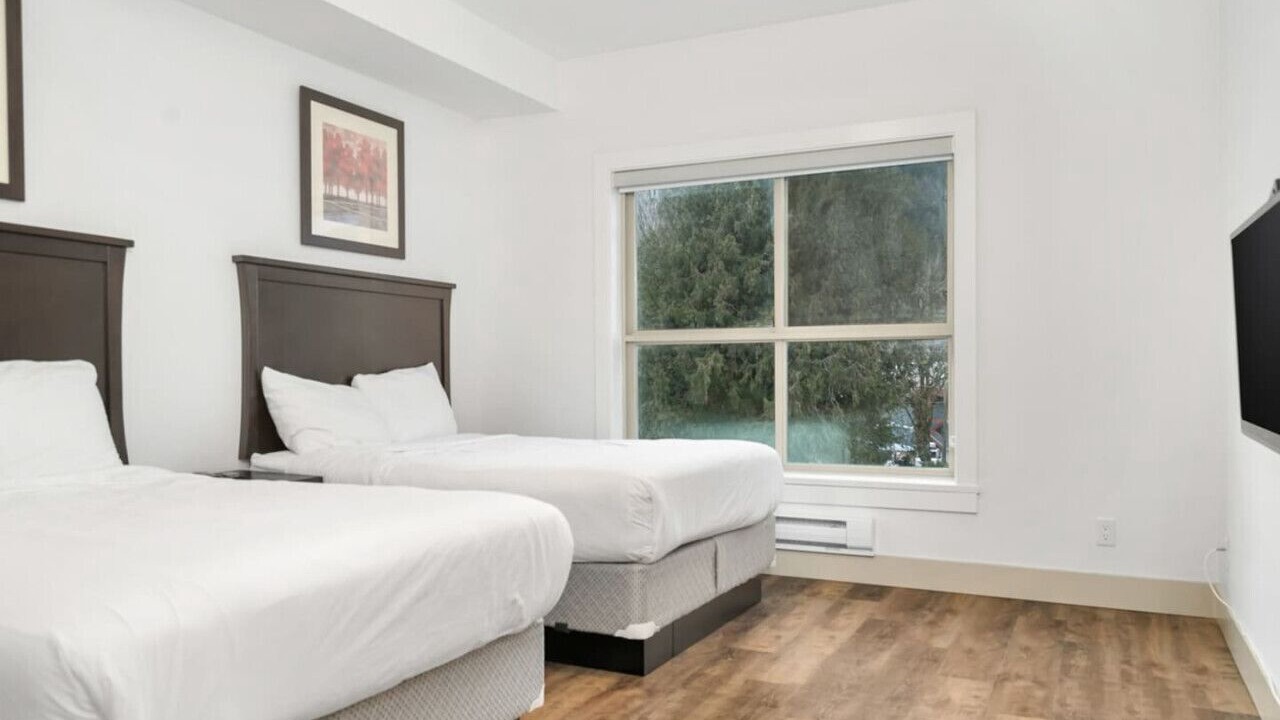 Photo of Bedroom in Harrison Hot Springs