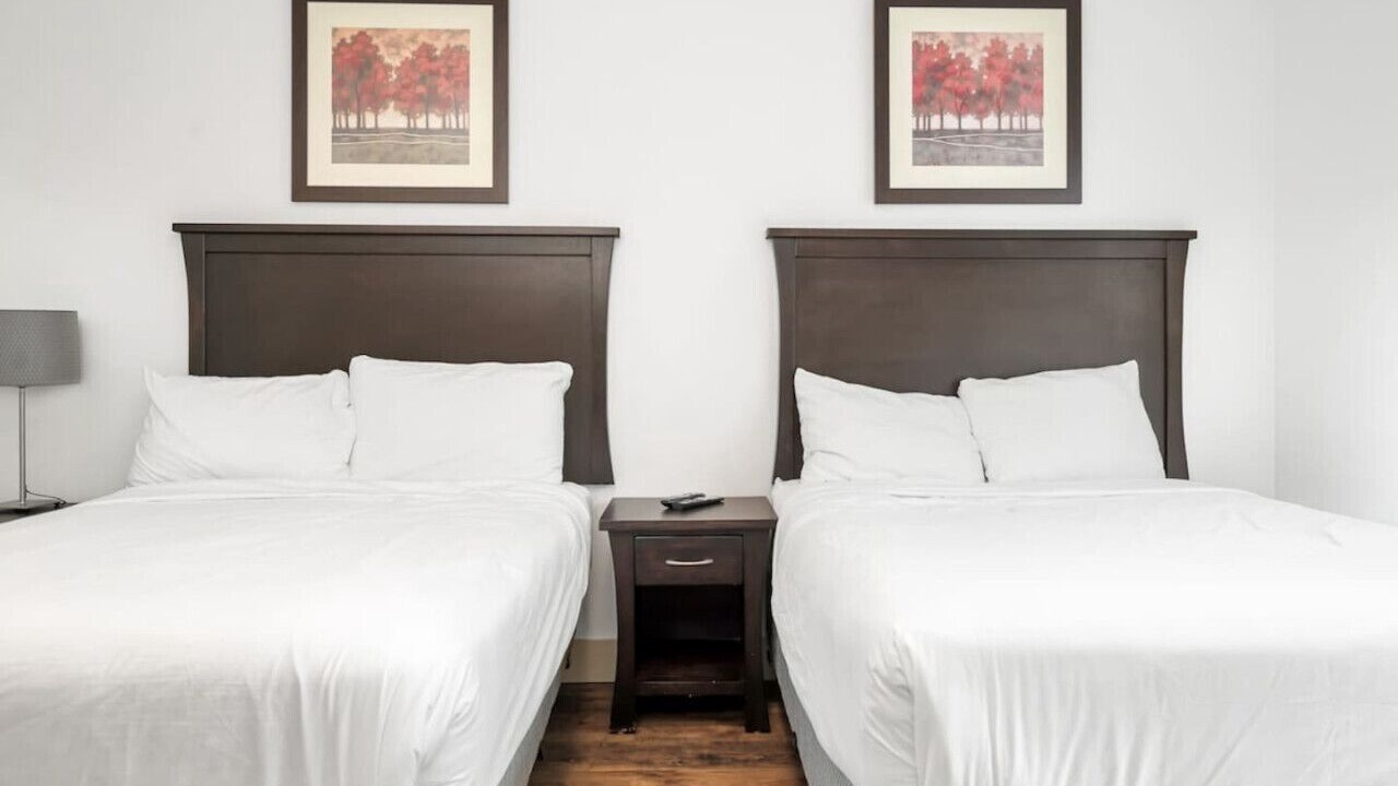 Photo of Bedroom in Harrison Hot Springs