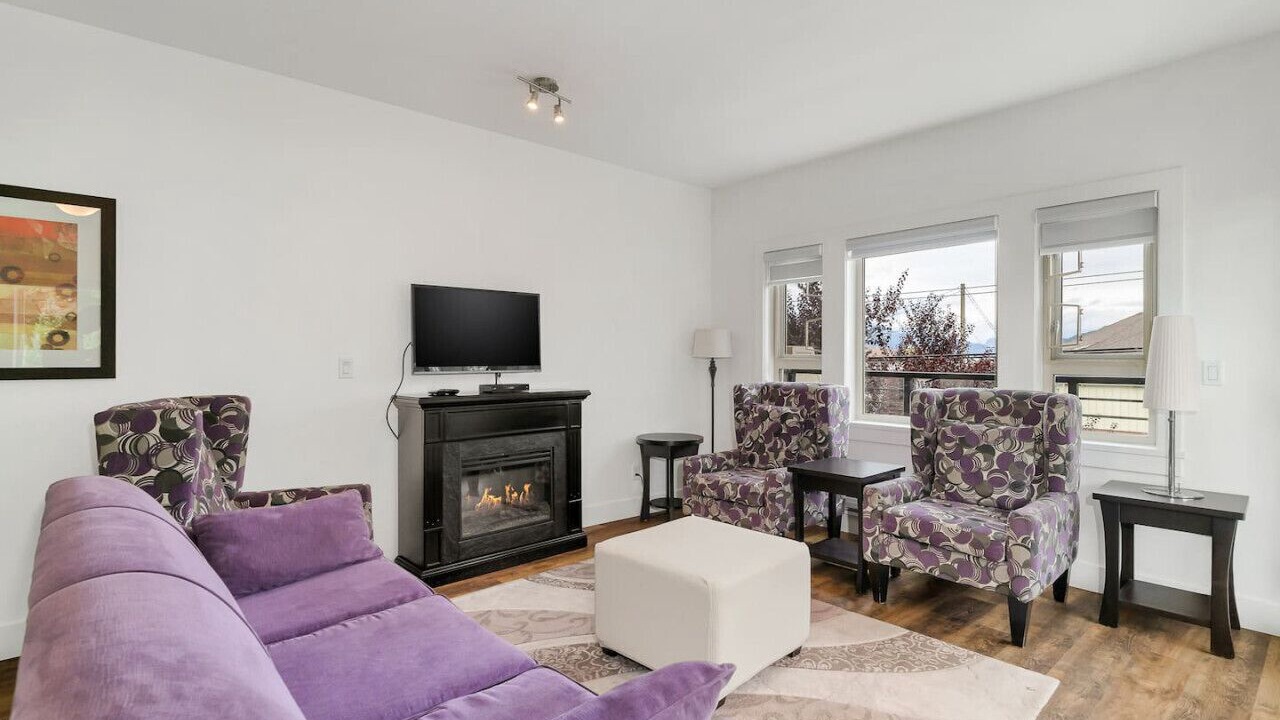 Photo of Livingroom in Harrison Hot Springs