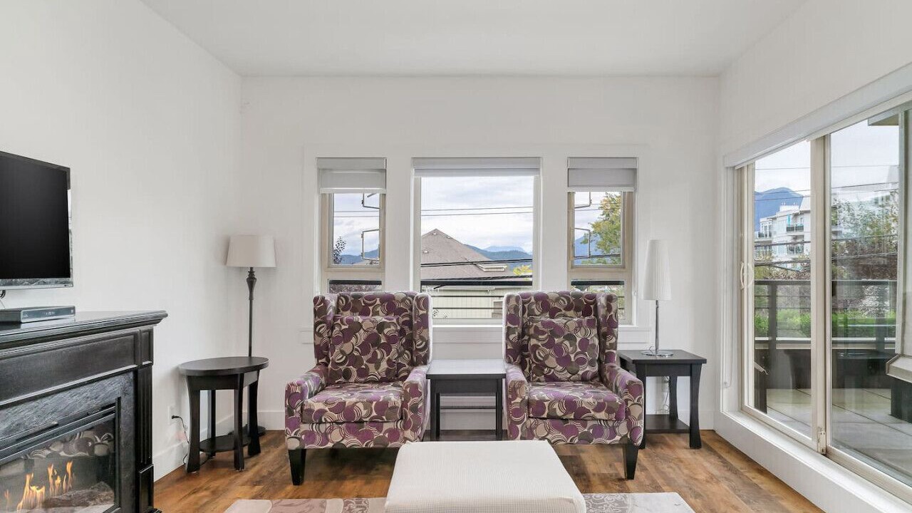 Photo of Livingroom in Harrison Hot Springs