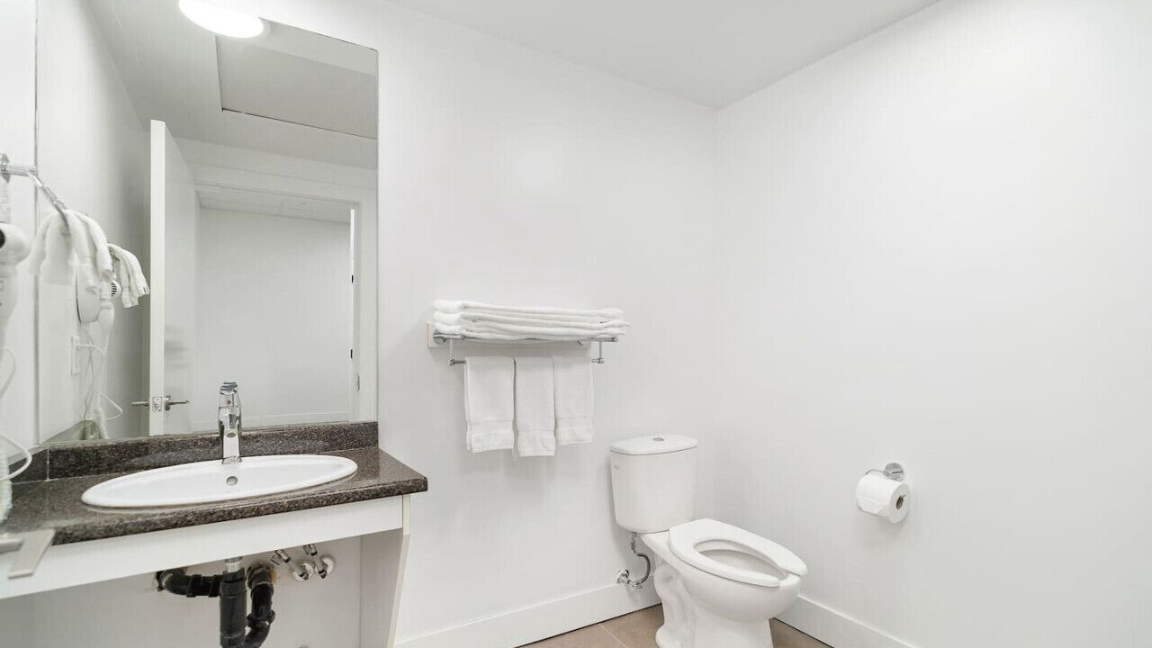 Photo of Bathroom in Harrison Hot Springs