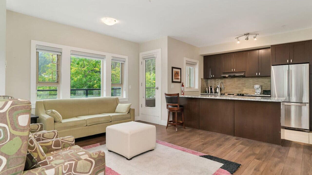 Photo of Livingroom in Harrison Hot Springs