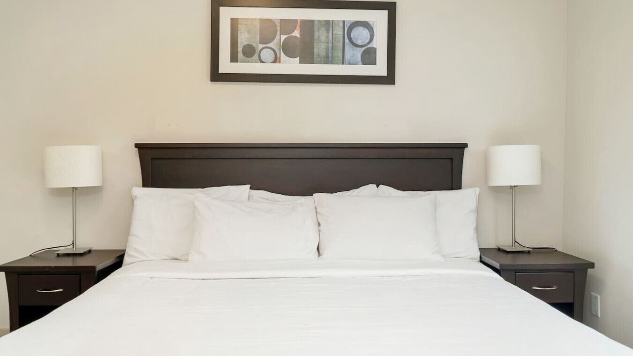 Photo of Bedroom in Harrison Hot Springs
