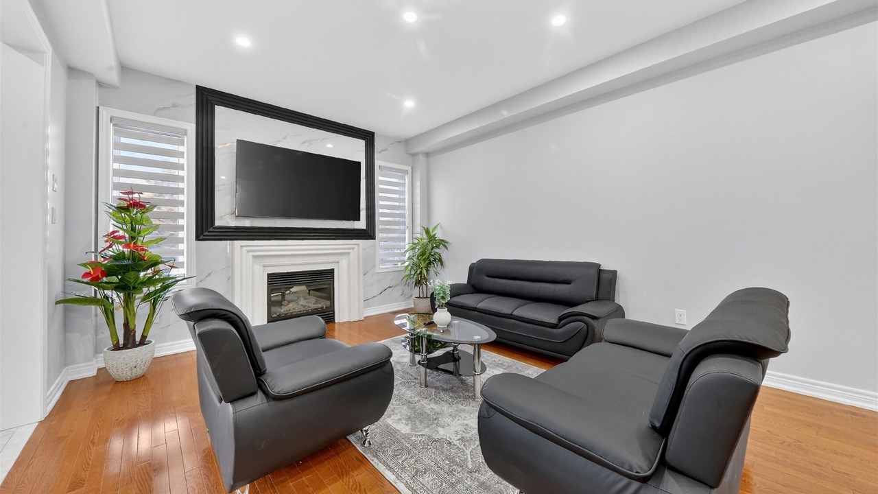 Photo of Livingroom in Milliken