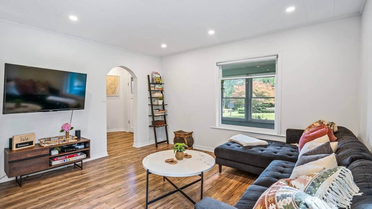 Photo of Livingroom in Queenston