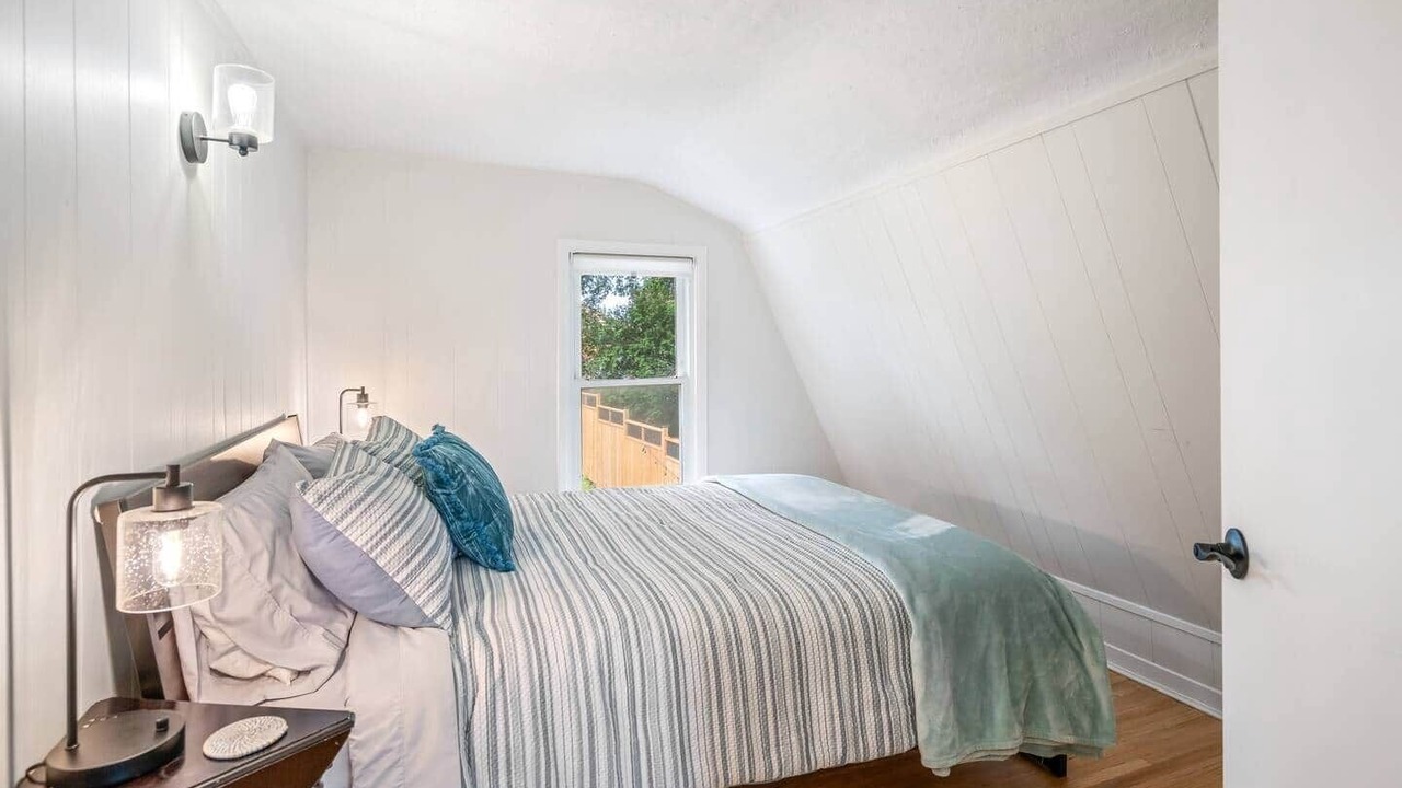 Photo of Bedroom in Queenston