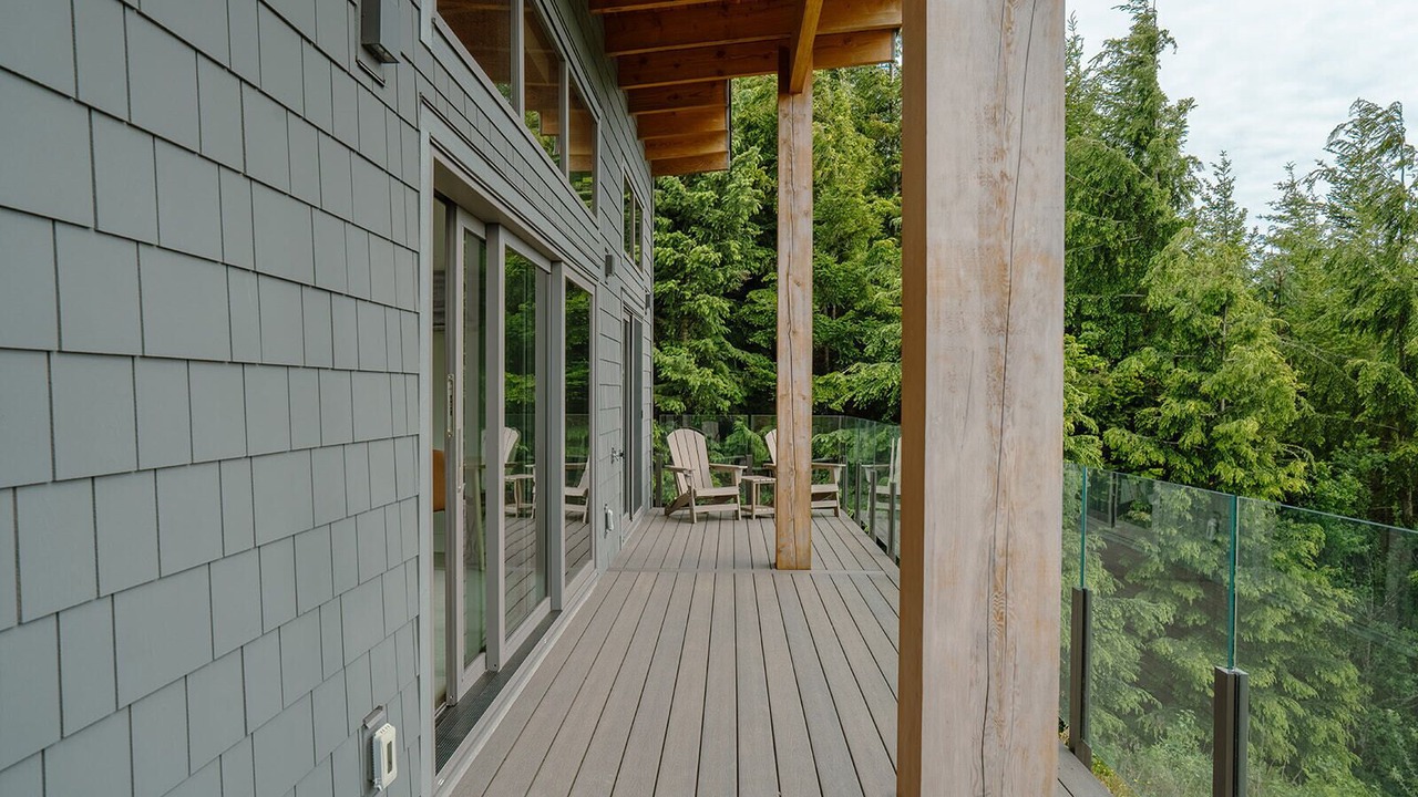 Photo of Patio Balcony in Juan de Fuca Electoral Area