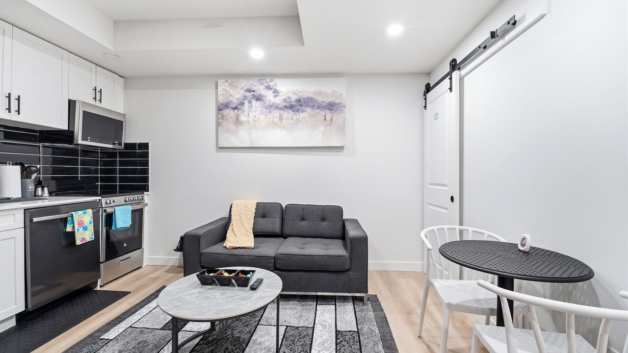 Photo of Livingroom in Calgary
