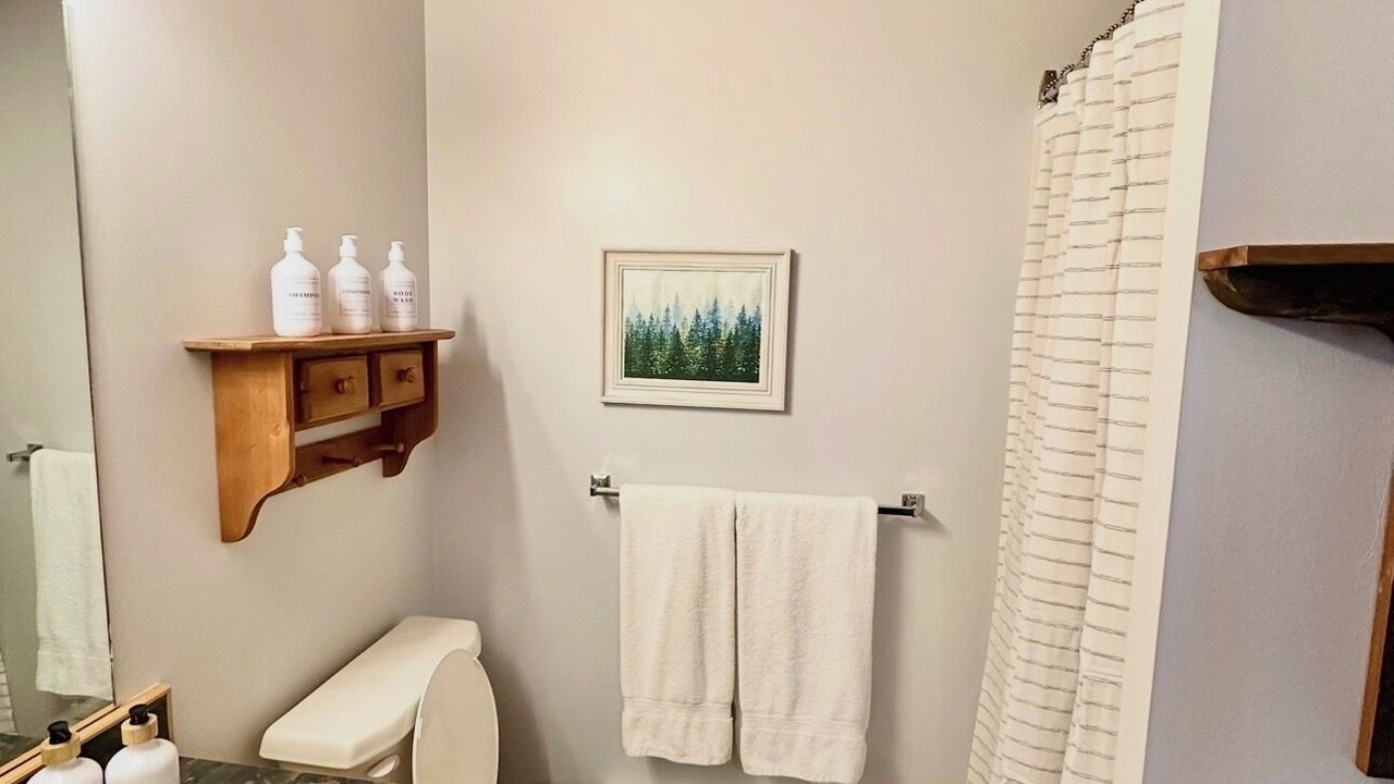 Photo of Bathroom in Okanagan-Similkameen
