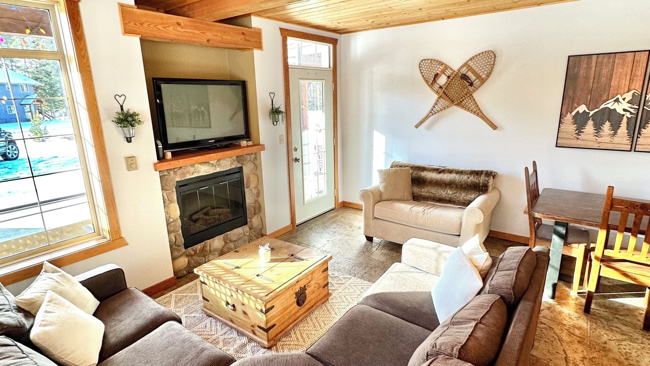 Photo of Livingroom in Okanagan-Similkameen