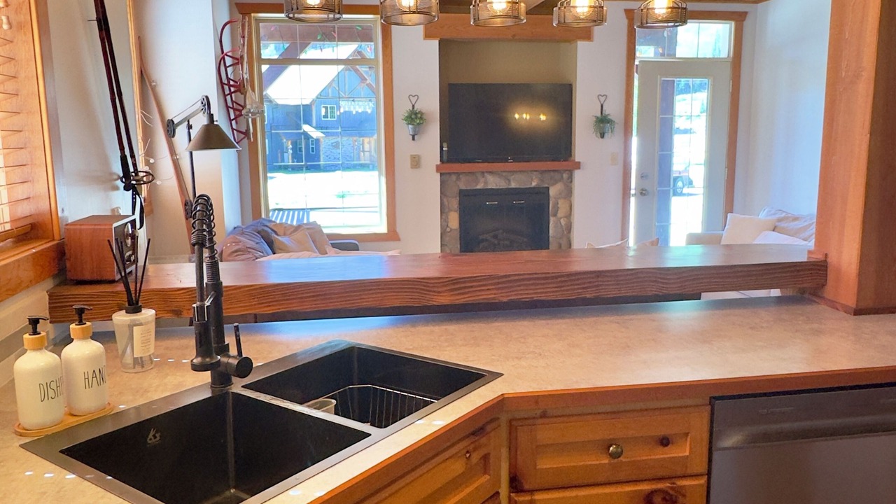 Photo of Kitchen in Okanagan-Similkameen