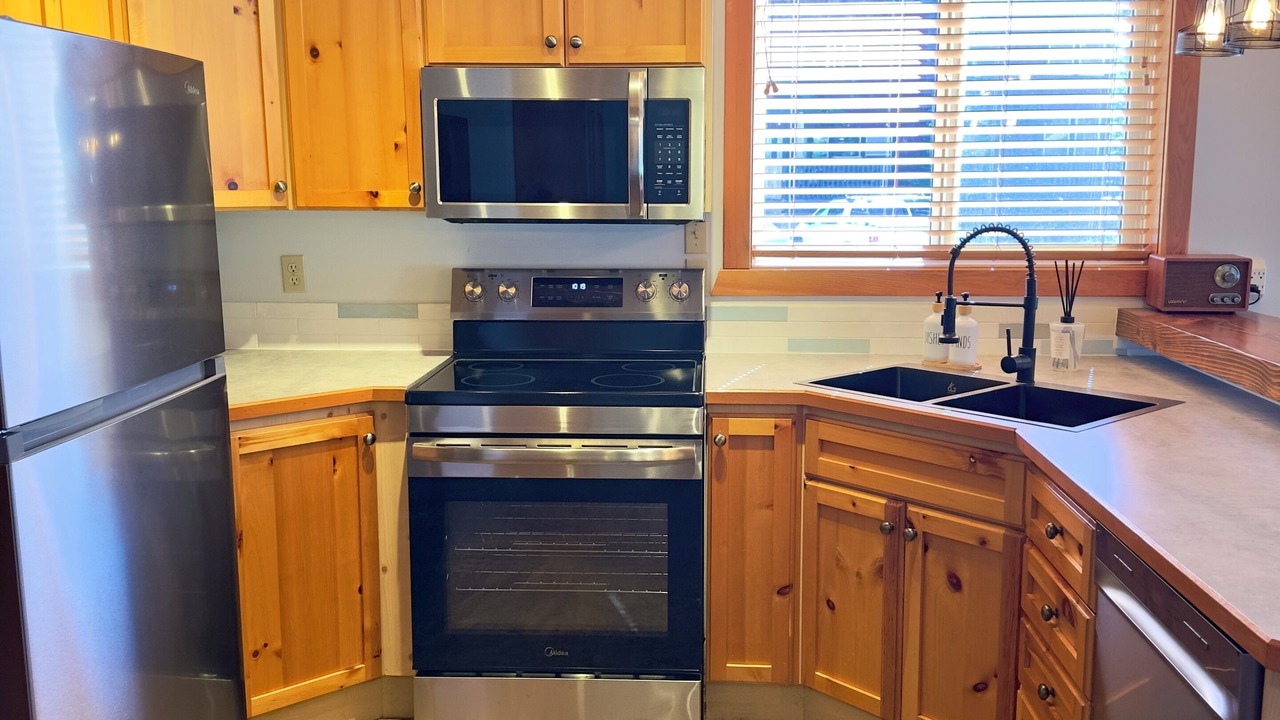 Photo of Kitchen in Okanagan-Similkameen