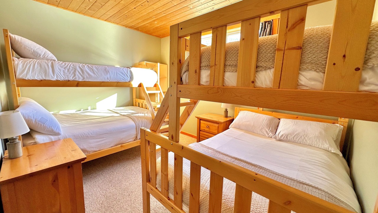 Photo of Bedroom in Okanagan-Similkameen