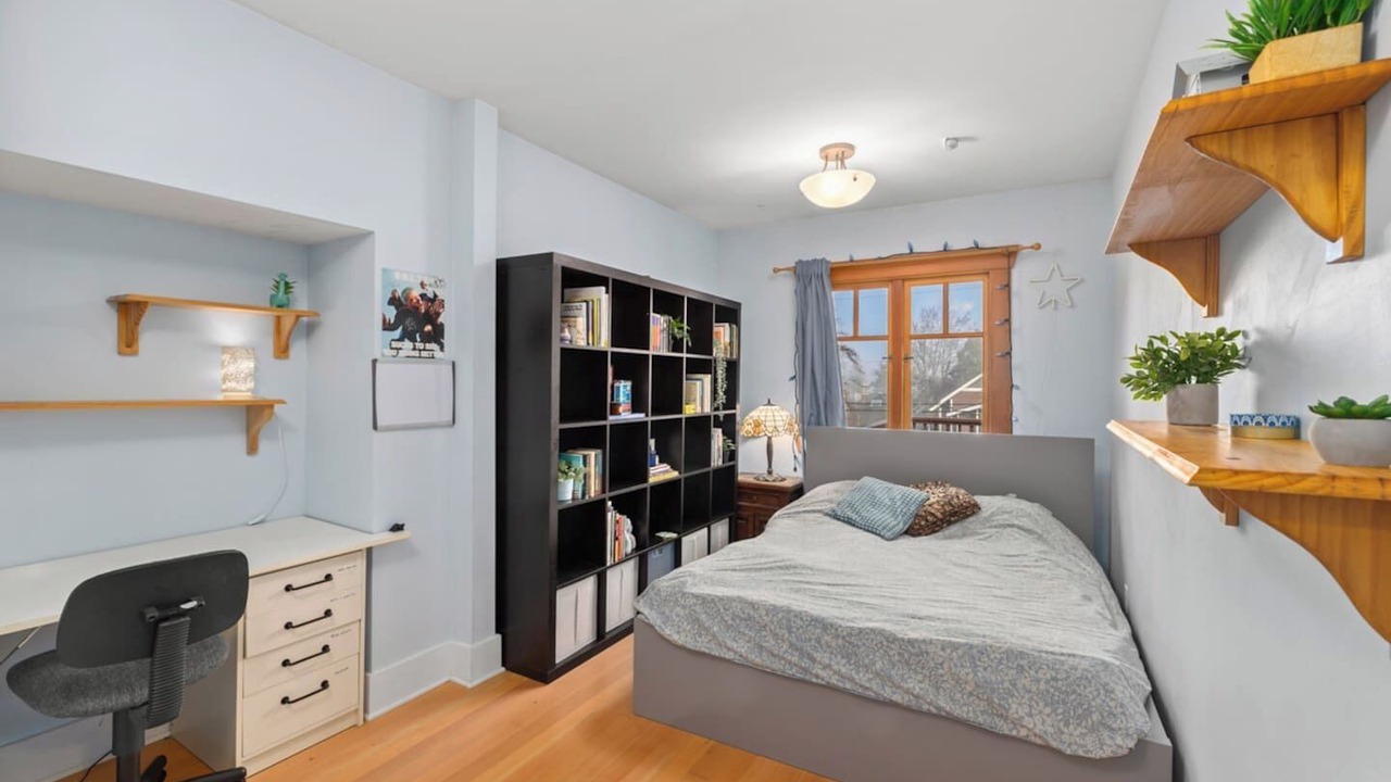 Photo of Bedroom in East Side
