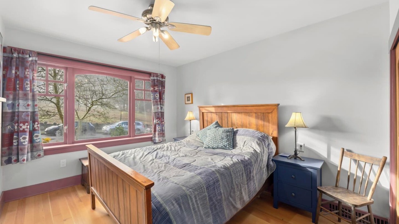 Photo of Bedroom in East Side