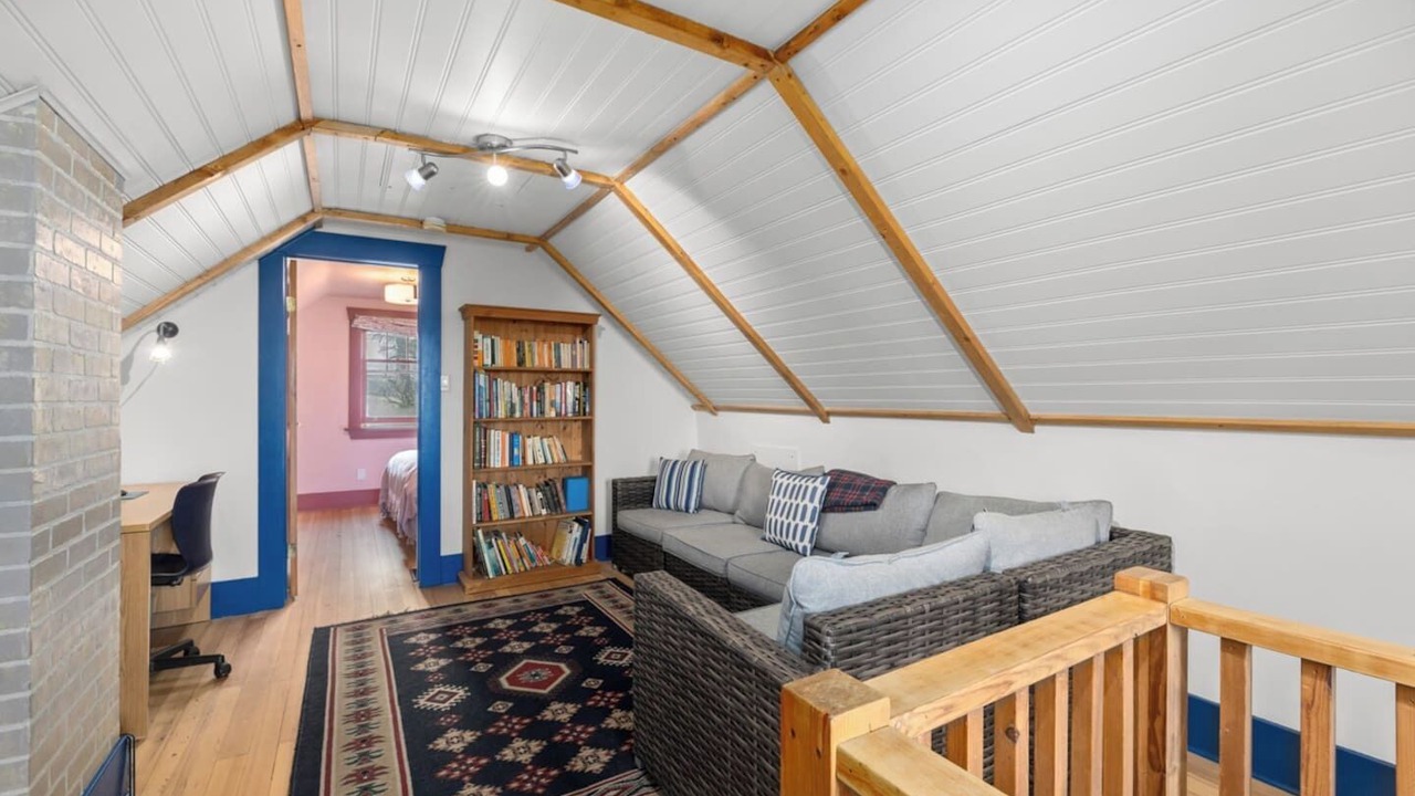 Photo of Livingroom in East Side