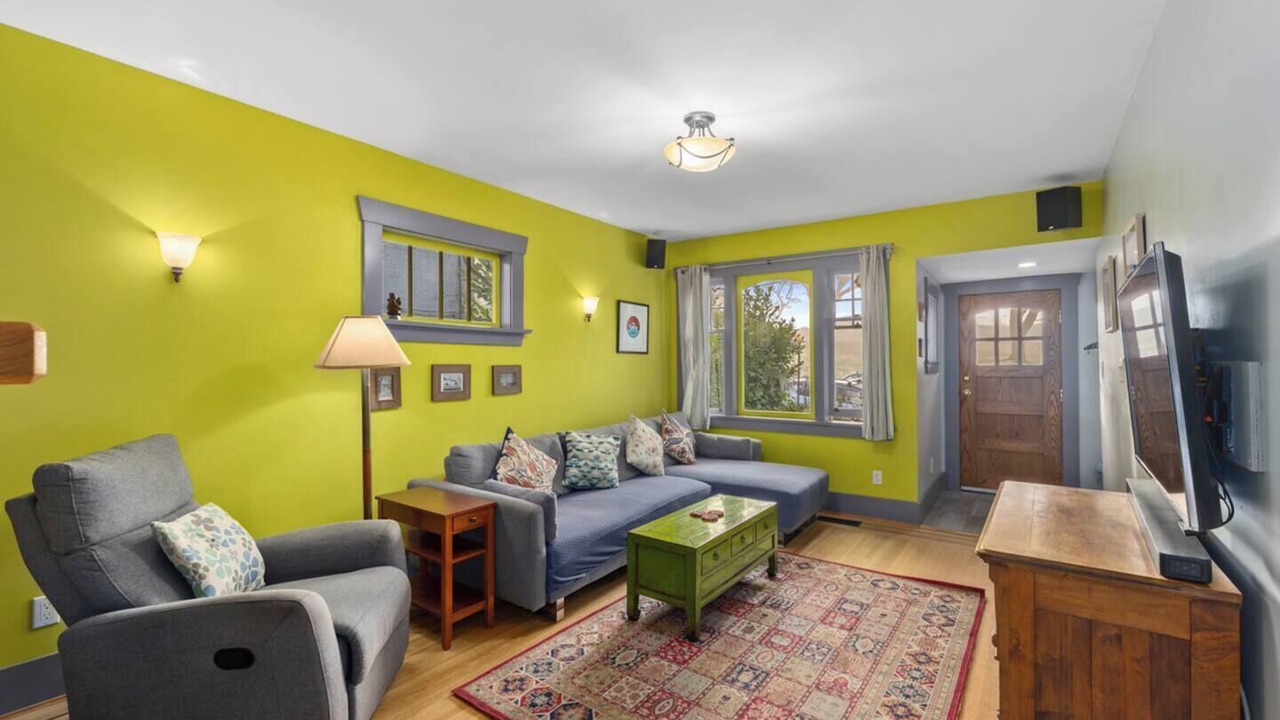 Photo of Livingroom in East Side
