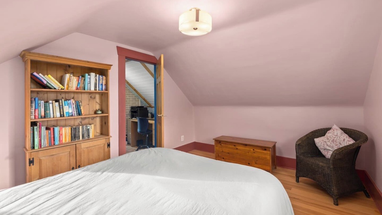 Photo of Bedroom in East Side