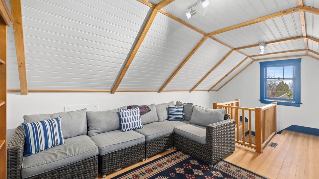 Photo of Livingroom in East Side