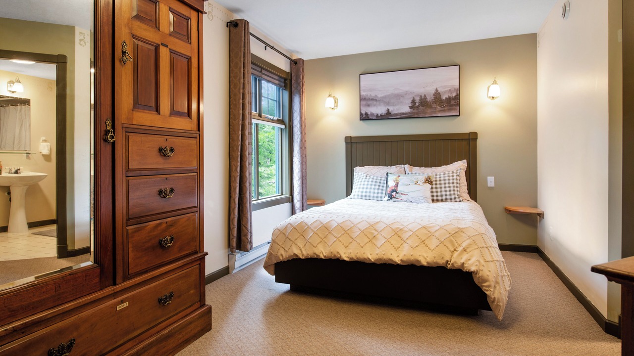 Photo of Bedroom in Silver Star Mountain