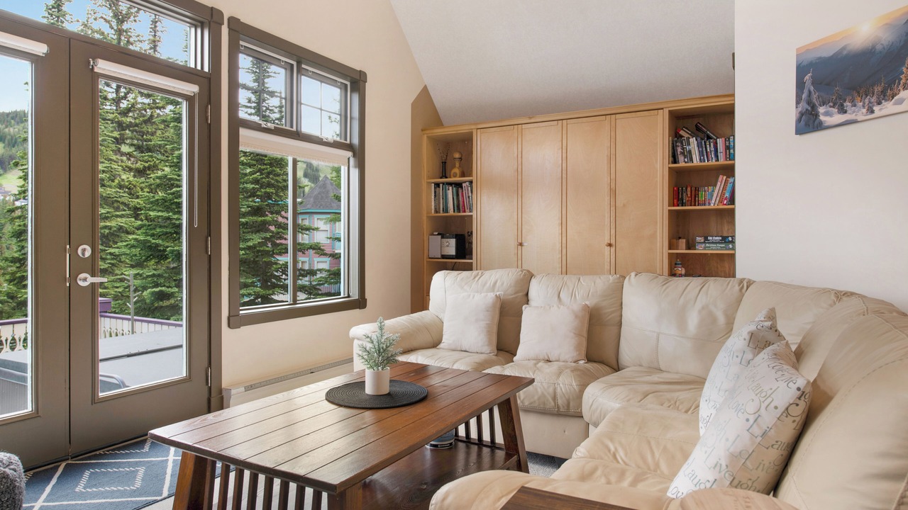 Photo of Livingroom in Silver Star Mountain