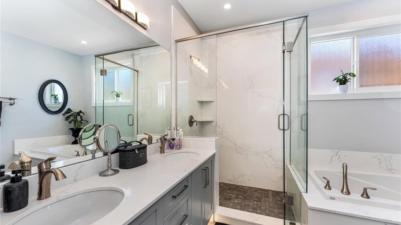 Photo of Bathroom in Youbou