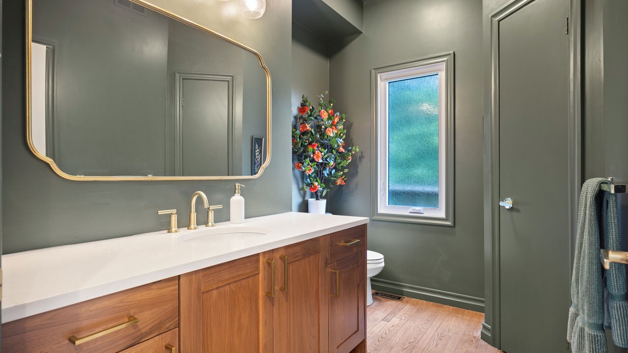 Photo of Bathroom in Thames Centre