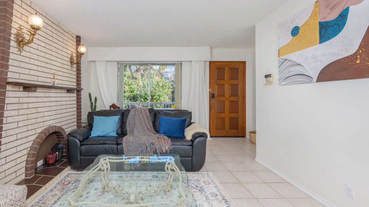 Photo of Livingroom in Grandview-Woodland
