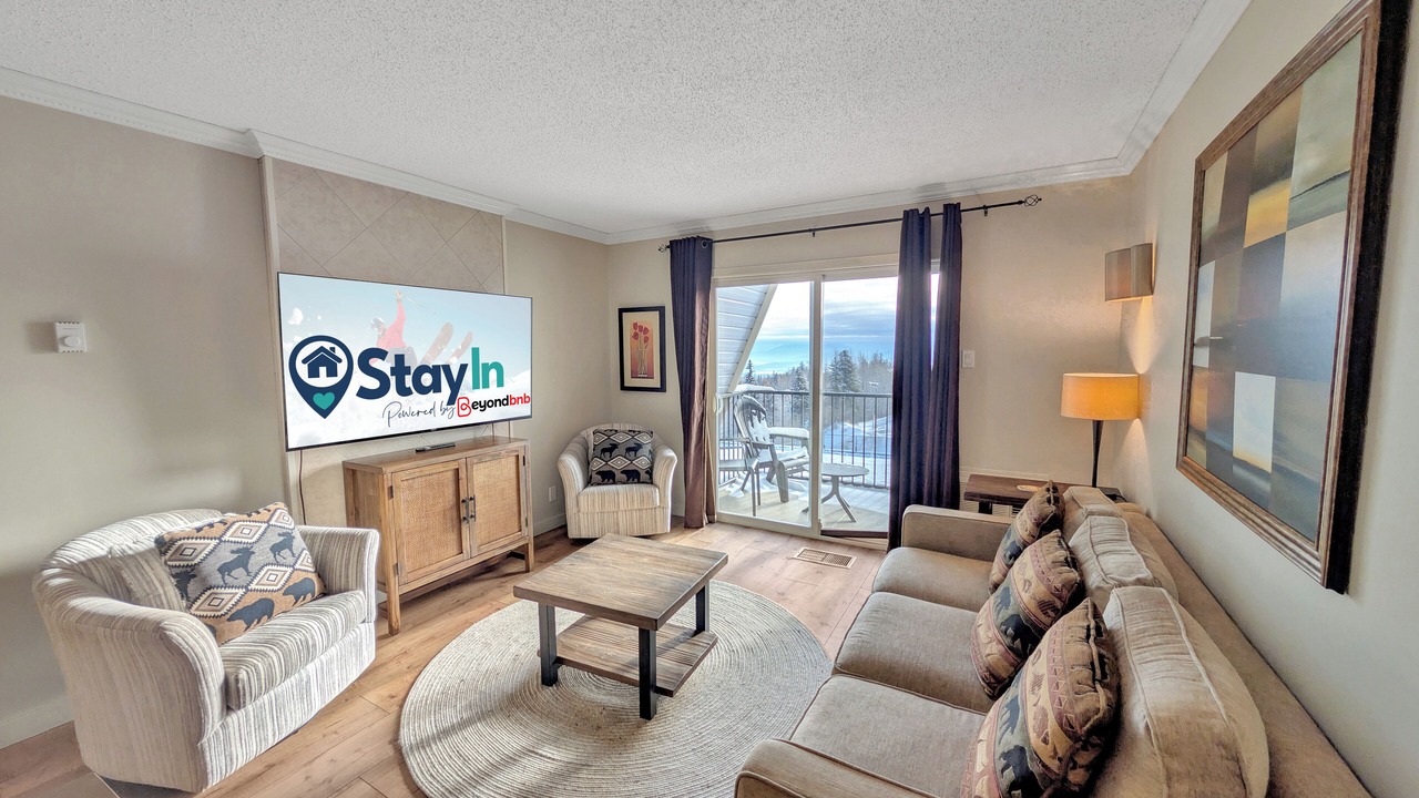 Photo of Livingroom in East Kootenay